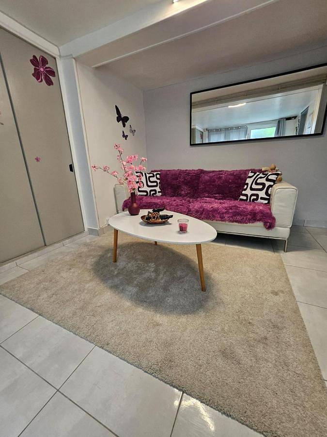 Appartement entier, Sweet Home Élégance & Terrasse in Sainte-Geneviève-des-Bois, Essonne