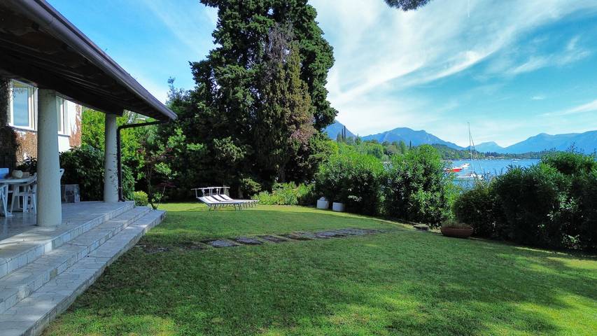 Villa für 6 Personen, mit Garten und Seeblick