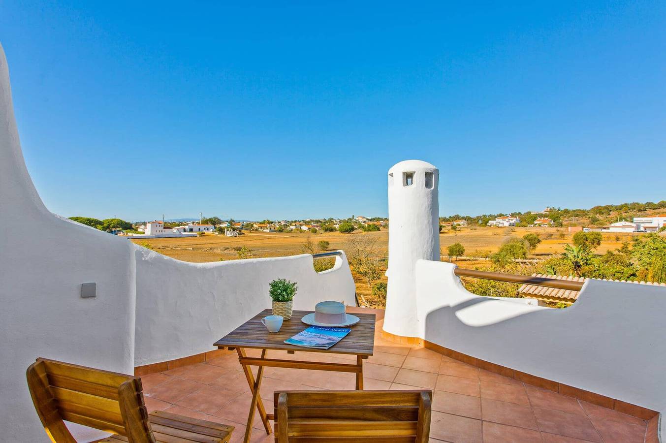 Villa Casa do Laguinho by Villa Plus in Terras Novas, Guia
