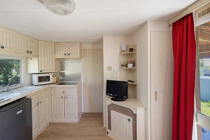 Mobilheim 'Chez Dede' mit geteilter Terrasse, privatem Garten und Wlan in Porto-Vecchio, Sartène und Umgebung