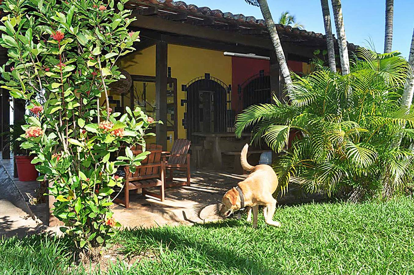 Chalet confortable en plein cœur de Camaçari avec piscine partagée in Camaçari, Linha Verde