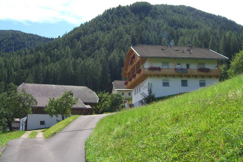Appartamento intero, Guthof Erschbaumer in the Kronplatz ski area in San Lorenzo di Sebato, San Lorenzo di Sebato e dintorni