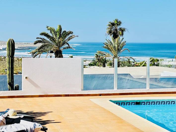 Chalet para 6 personas, con Balcón y Terraza además de Jardín y Piscina en Famara