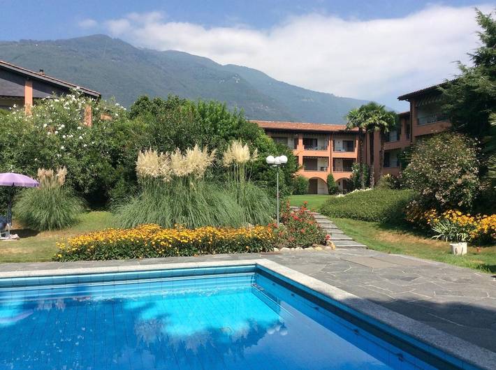 Appartement entier, Stylish garden apartment ideal for couples with outdoor pool and sunbathing area in Ascona, Alpes tessinoises