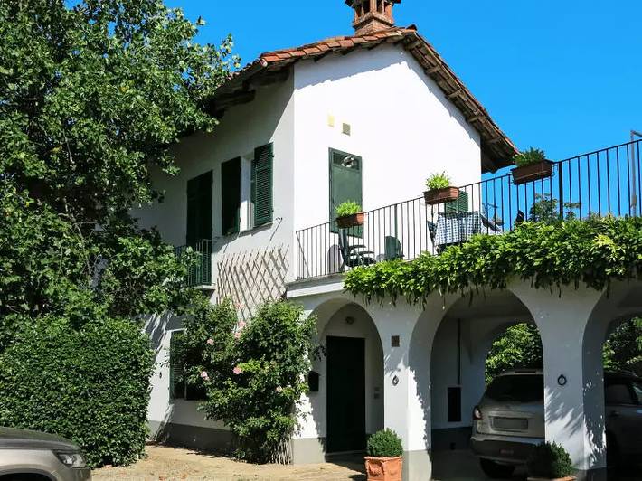 Appartamento per 5 persone, con Balcone e Giardino nonché Piscina a San Damiano d'Asti