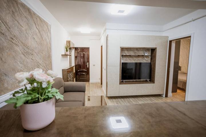 Apartament wakacyjny dla 7 osób, z widok i taras oraz ogród w Sybin