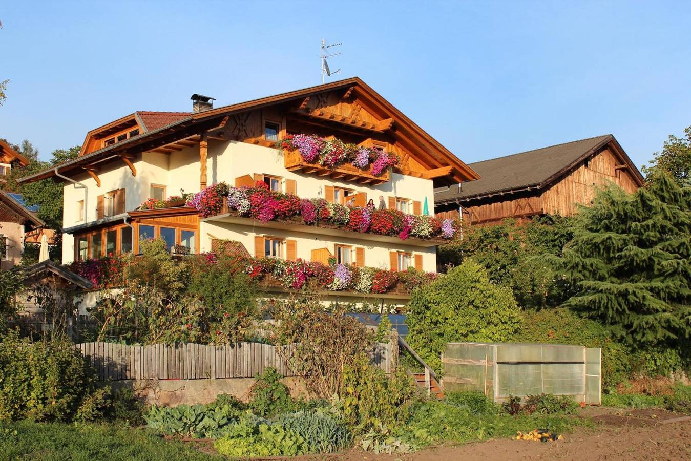 Apartamento entero, Apartamento 'Penegal Salten' con vistas a la montaña, jardín compartido y Wi-Fi in Salonetto, Meltina
