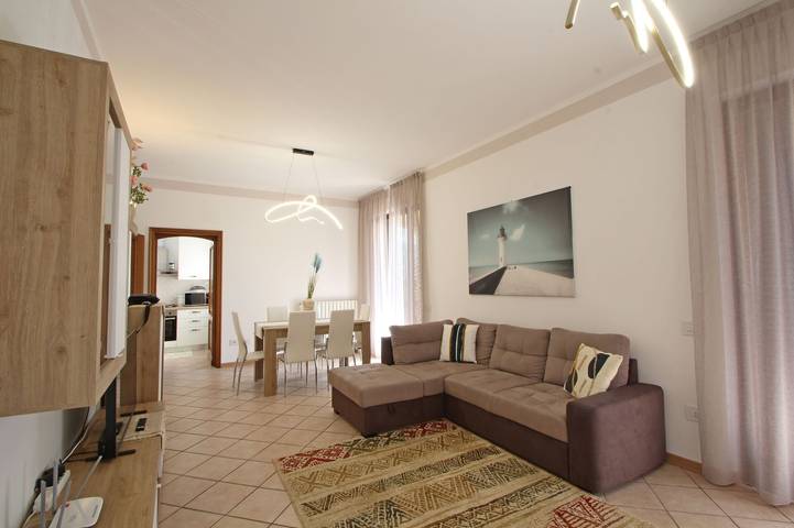 Appartement entier, Appartement de vacances pour 5 personnes avec terrasse in Marina di Massa, Massa (Italie)