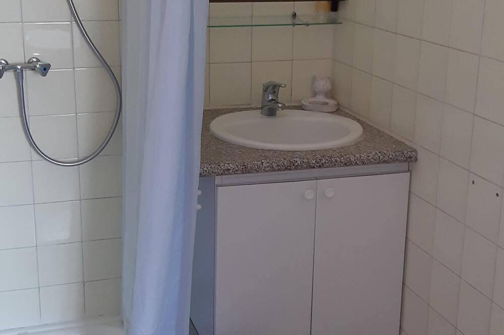 Appartement entier, Gite \"les nids d'hirondelles\" Gorges du Tarn dans village classé in Mostuéjouls, Parc naturel régional des Grands Causses