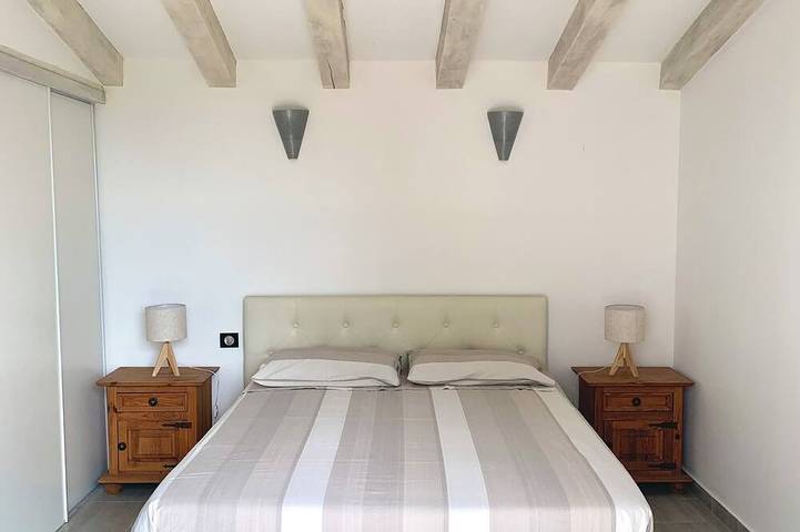 Location de vacances pour 6 personnes, avec piscine et jardin à Tourrette-Levens - 2