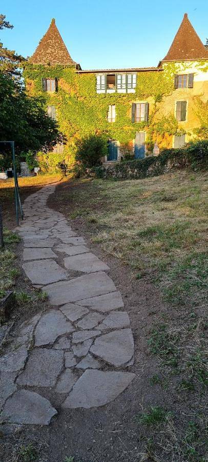 Location de vacances pour 16 personnes, avec vue ainsi que jardin et piscine, animaux acceptés à La Tour-sur-Orb - 4