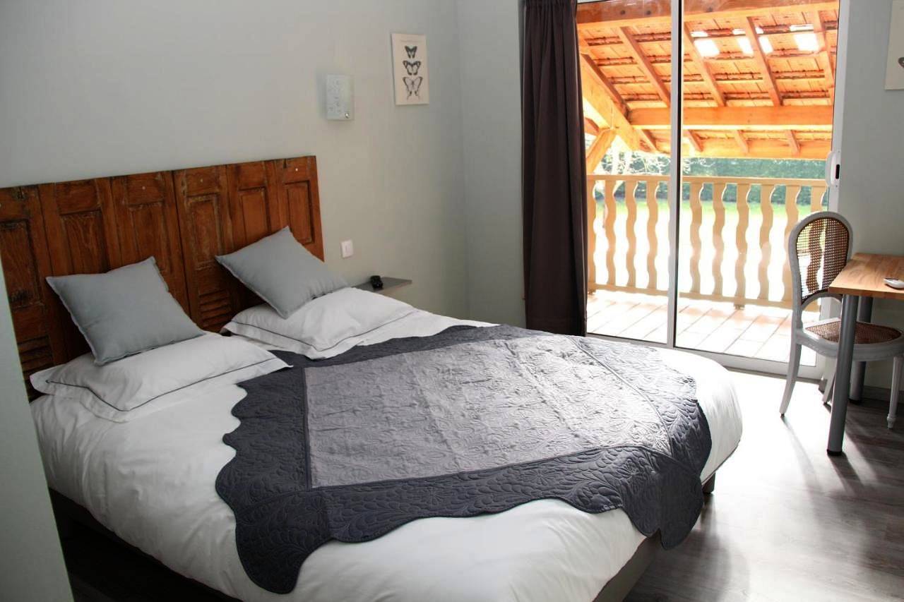 Double Room with Private Bathroom in Saint-Siméon-de-Bressieux, Isère