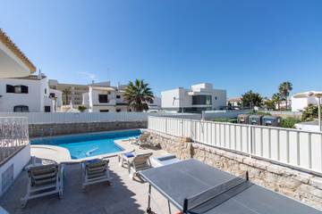 Villa for 8 People in Guia, Faro District, Photo 2
