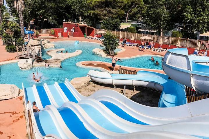 Camping pour 4 personnes, avec terrasse et piscine, animaux acceptés à Canet-en-Roussillon - 2