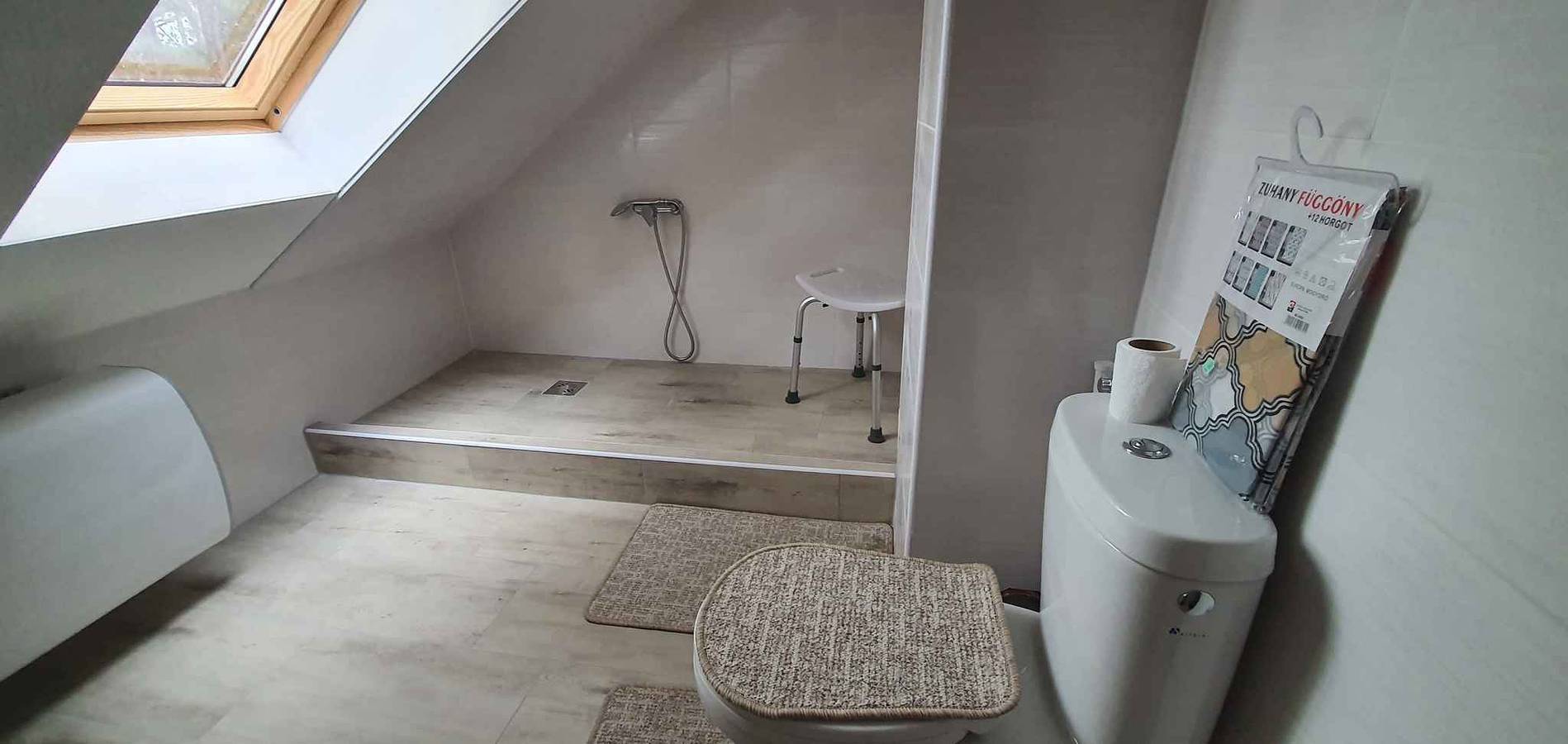 Ganze Ferienwohnung, Ferienwohnung mit Internet und Klimaanlage 400m von Plattensee entfernt  in Siofok, Siófok und Umgebung