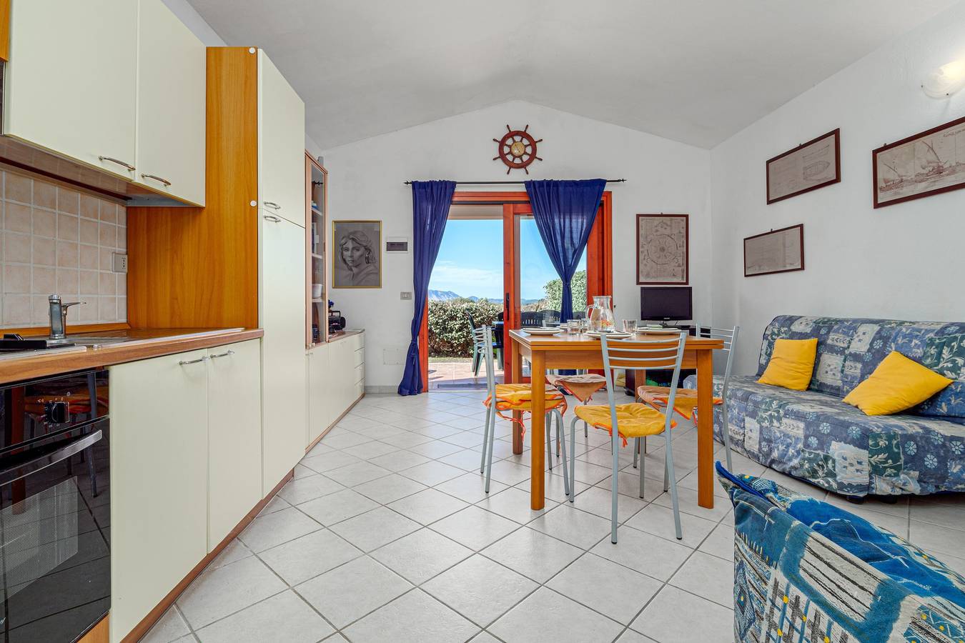 Ganze Wohnung, Ferienwohnung 'Lu Carrulu' mit Meerblick, privater Terrasse und Klimaanlage in San Teodoro, Olbia-Tempio
