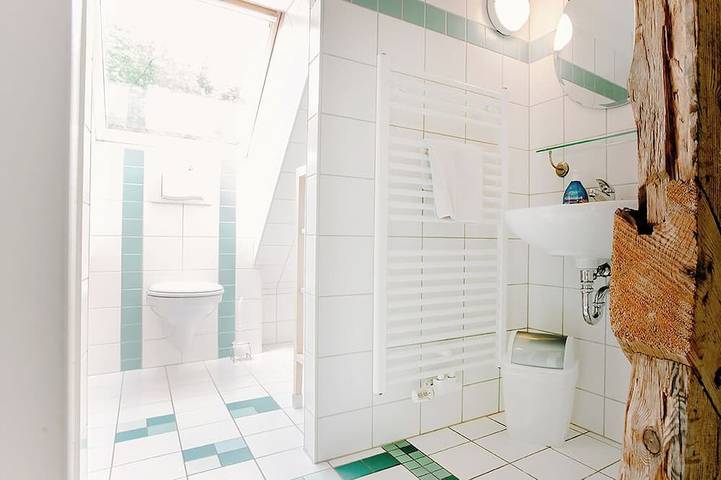 Ganze Wohnung, Wohnung 1 · Stille – Ruhige Ferienwohnung mit Kamin im gräflichen Forsthaus in Temmen-Ringenwalde, Barnimerland Region