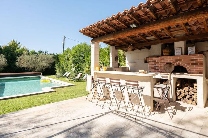 Location de vacances pour 10 personnes, avec jardin et terrasse, adapté aux familles à Saint-Étienne-du-Grès - 4