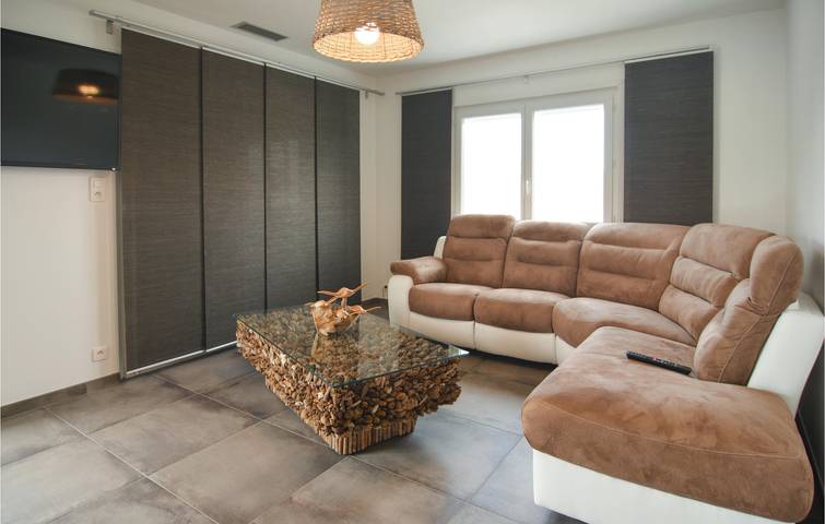 Location de vacances pour 10 personnes, avec jardin et terrasse à Agde - 4