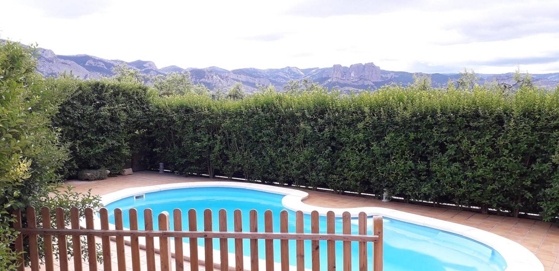 Apartamento entero, Apartamento 'Font Major' con vistas a la montaña, piscina privada y Wi-Fi in Horta de San Juan, Terra Alta