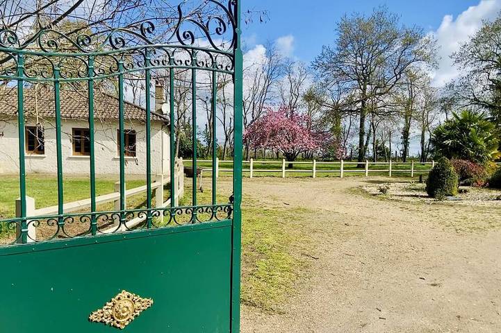 Gîte pour 14 personnes, avec jardin et terrasse dans Port-de-Piles