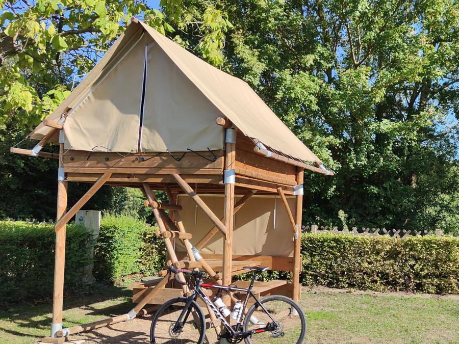 Camping de l'Hippodrome - Bungalow 2 persons - Campétoile - Without sanitary facilities in Sablé-sur-Sarthe, Sarthe