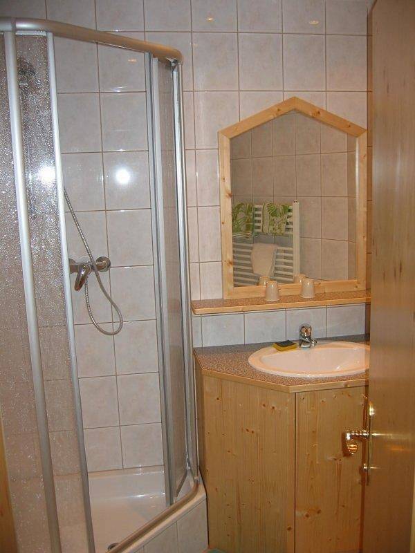 Ferienwohnung für 2 Personen, mit Ausblick und Pool sowie Garten in Finkenstein am Faaker See - 4