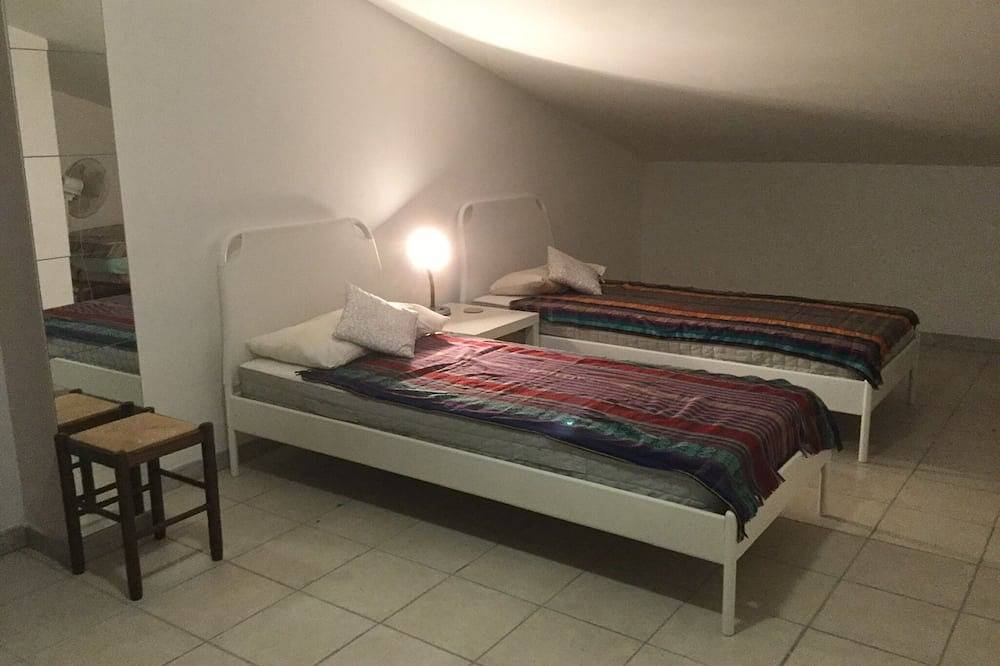 Oferta especial Hilltop Villa con piscina privada y vistas impresionantes 10,800 pies cuadrados in Serramonacesca, Parque Nacional de la Majella