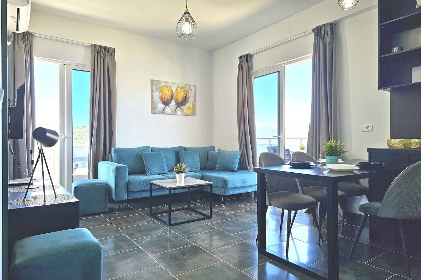 Ganze Wohnung, Ferienwohnung für 4 Personen mit Meerblick in Sarandë, Vlorë