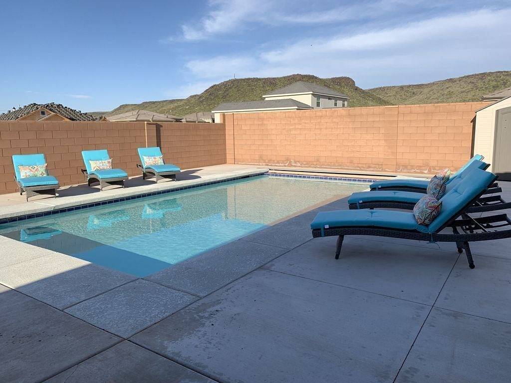Dune-Our-Thing in unserem geräumigen Haus mit privatem Pool in Hurricane, Zion Nationalpark