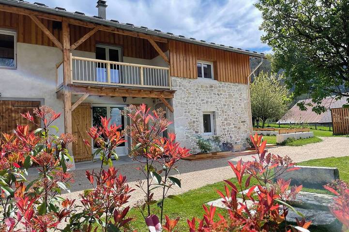 Gîte pour 12 personnes, avec jardin
