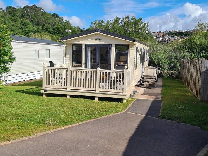 Glamping for 6 people, with Balcony and Terrace as well as Pool and Sauna in Paignton
