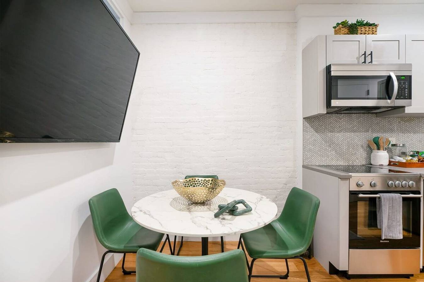 Entire apartment, 1288-3Rs New Renovated 2 Bedrooms in Ues in Manhattan, New York City
