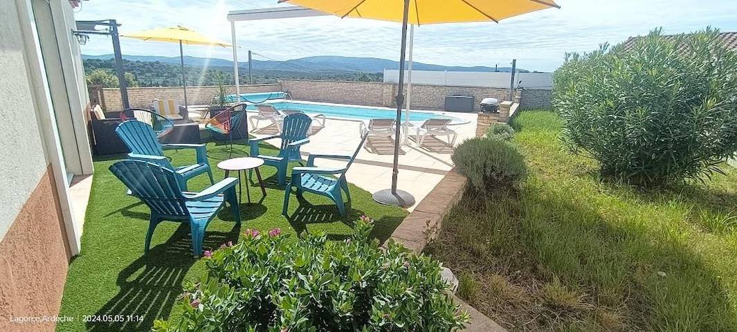 Casa de vacaciones para 8 personas, con terraza además de piscina y vistas - 1