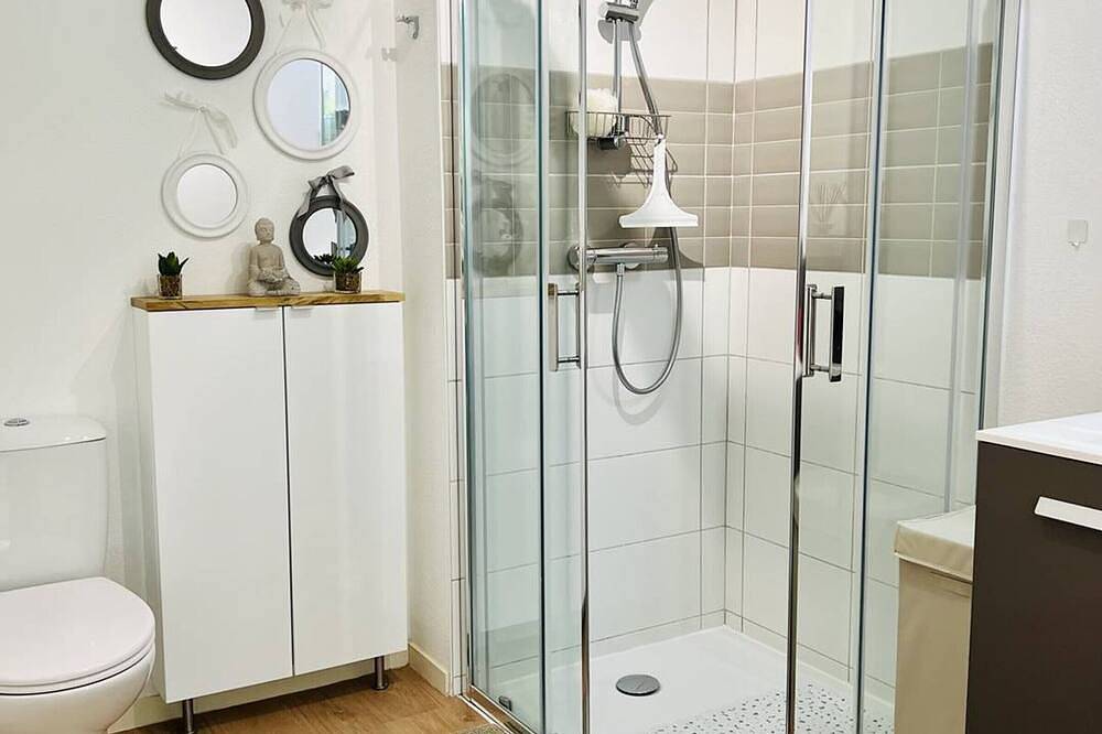 Entire apartment, Comfortable T2 in Hasparren with terrace, 4 pers. in Hasparren, Bayonne region