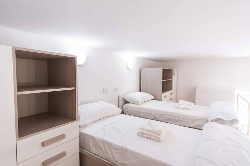 Entire apartment, Loft2 Via Morosini Centro Varese-Ixihome in Varese, Varese Province