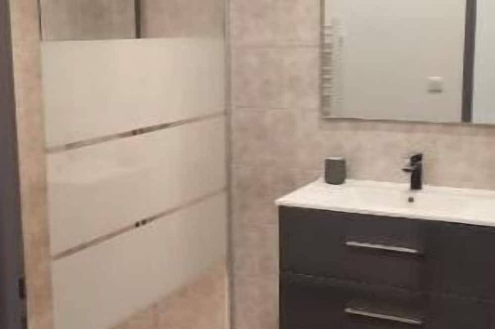 Apartamento entero, Meublé Neuf Avec Jardin in Clairvaux-les-Lacs, Jura