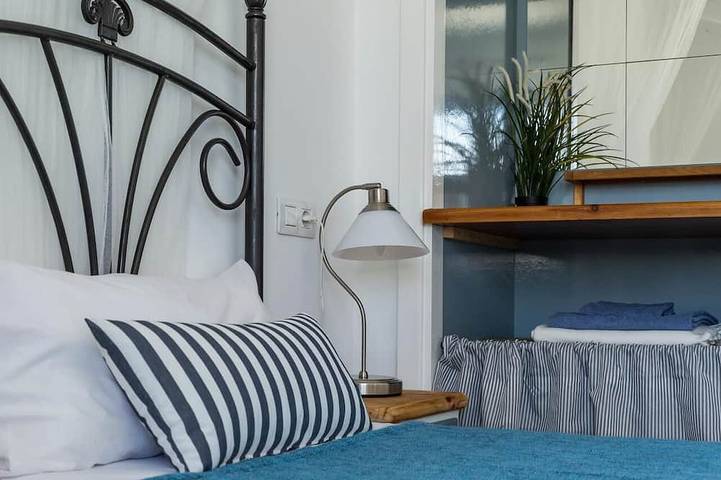 Fantastic location, 2 bed 2 bathroom property, stunning views, private Jacuzzi. in Punta de las Mujeres, Haría