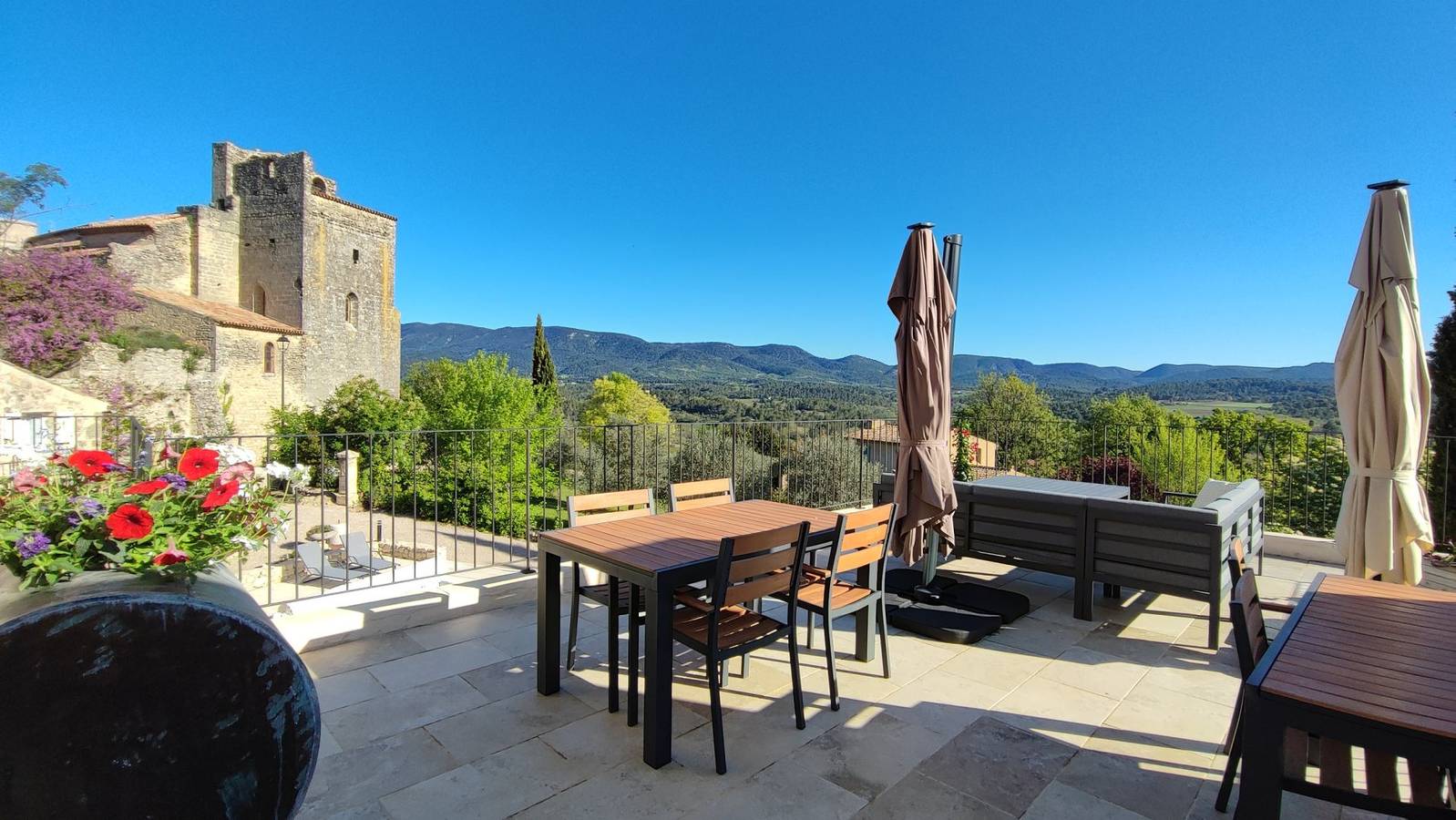 Les Terrasses d'Antonin - Chambre d'hôtes et gîte - Chambre "Regarde-moi-venir" in Grambois, Parc naturel régional du Luberon