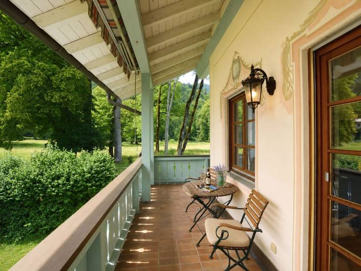 Ganze Ferienwohnung, Parkblick - Design-Ferienwohnung - stilvoll urlauben mit Bergblick & großem Balkon in Kampenwand, Aschau im Chiemgau