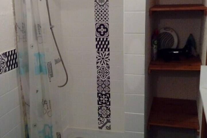 Gîte pour 5 personnes, avec piscine ainsi que terrasse et jardin, animaux acceptés à Les Eyzies-de-Tayac-Sireuil - 4