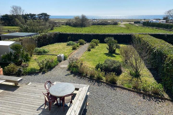 Location de vacances pour 12 personnes, avec terrasse, animaux acceptés dans Plage de Landrezac - 3