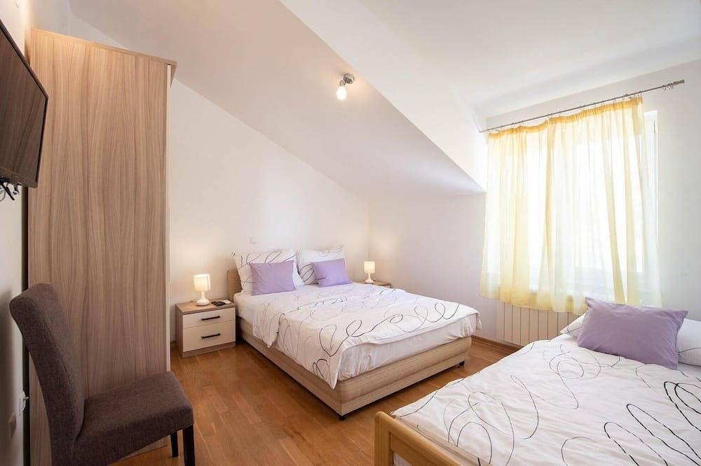 Ganze Wohnung, Nice apartment in Podstrana with Wifi in Podstrana, Split-Dalmatien