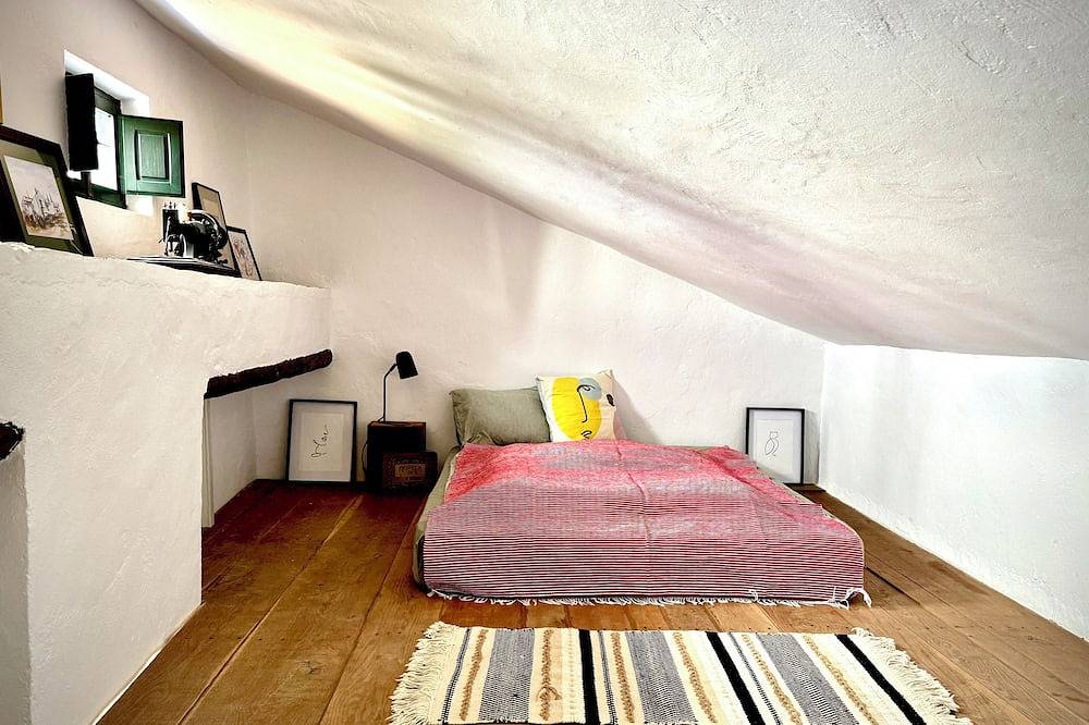 Casa Elsa, small finca near Malaga in Riogordo, Málaga Province