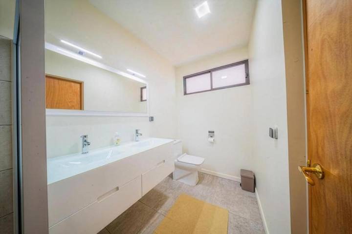 Gîte pour 6 personnes, avec vue ainsi que jardin et vue sur le lac dans Taravao - 4