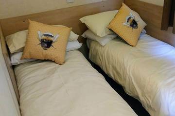 Static Caravan for 4 People in Axmouth, Devon, Photo 2