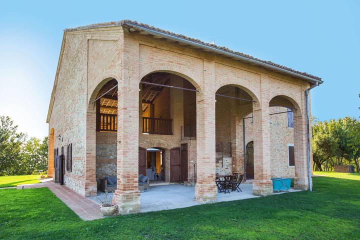 Ferienhaus für 16 Personen, mit Terrasse und Garten sowie Pool in Emilia-Romagna - 3