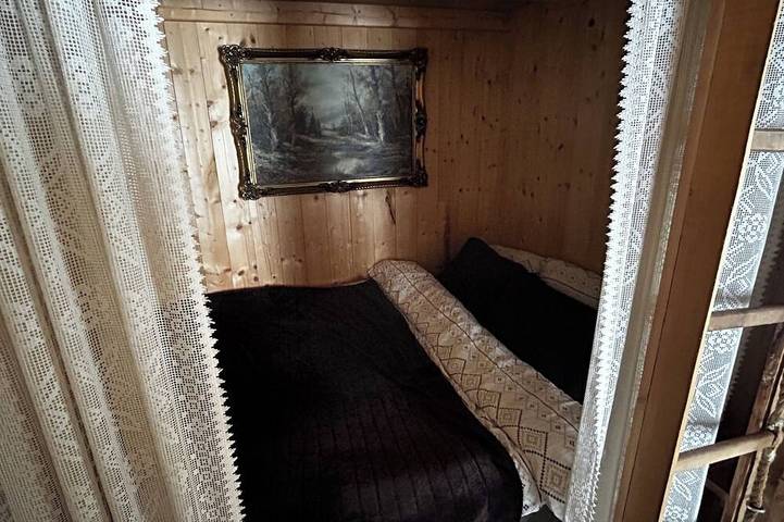 Peaceful, Off-Grid Cabin by the River- No Power, No Water- Just Tranquility in Modum