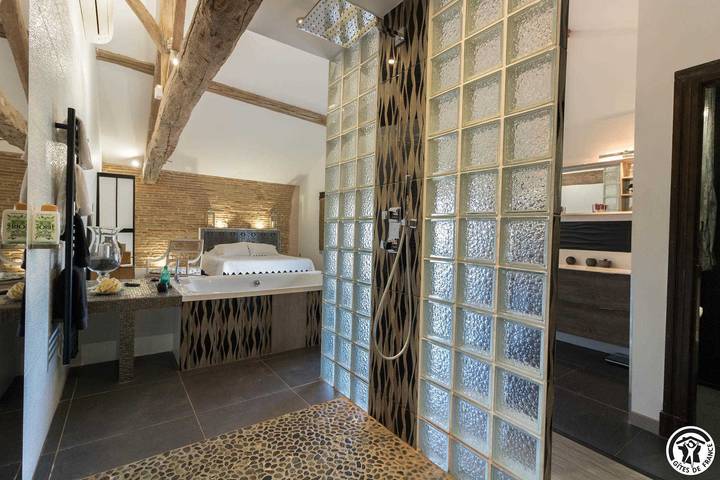 Location de vacances pour 2 personnes, avec jardin et sauna à Buzet-sur-Tarn