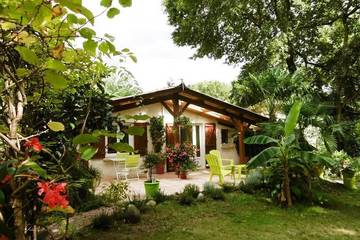 Gîte pour 2 personnes, avec jardin et piscine à Gourbera